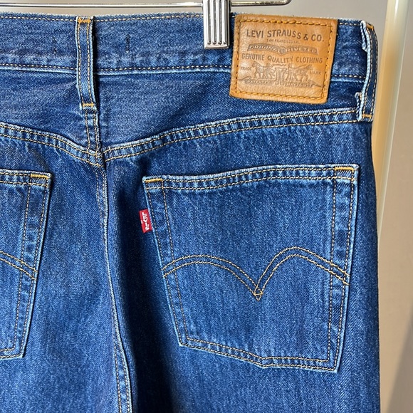 Levi’s Jean - Picture 5 of 14